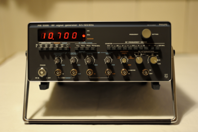 10,7 MHz